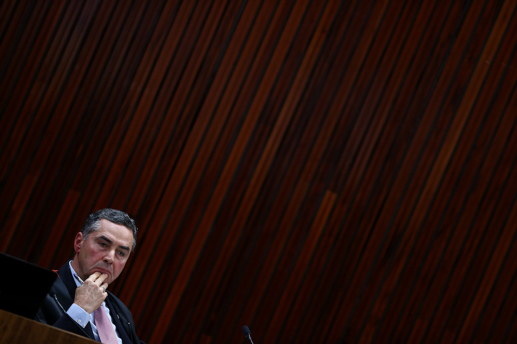 Lula não perdoa Barroso