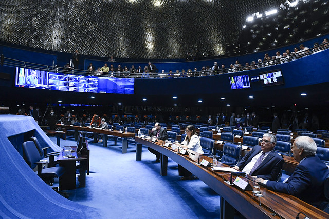 Planos de saúde voltam à berlinda