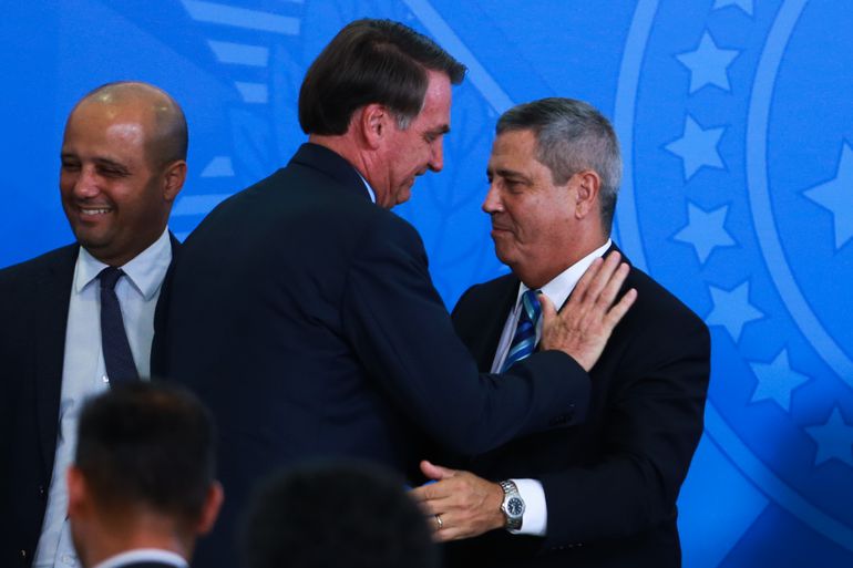 TSE homologa candidatura de Bolsonaro