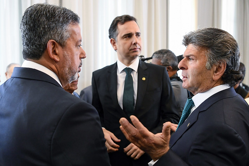 A festa dos demais Poderes