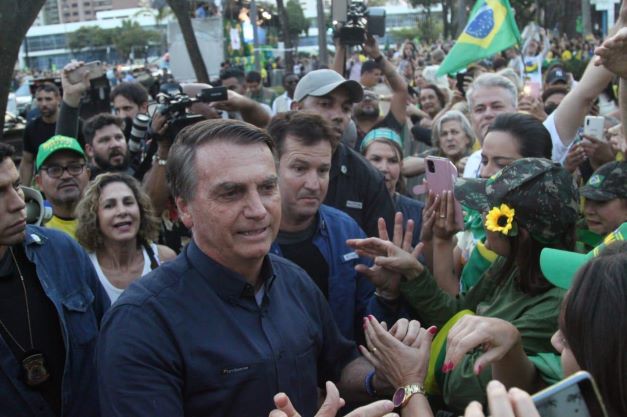 Nada além do cercadinho