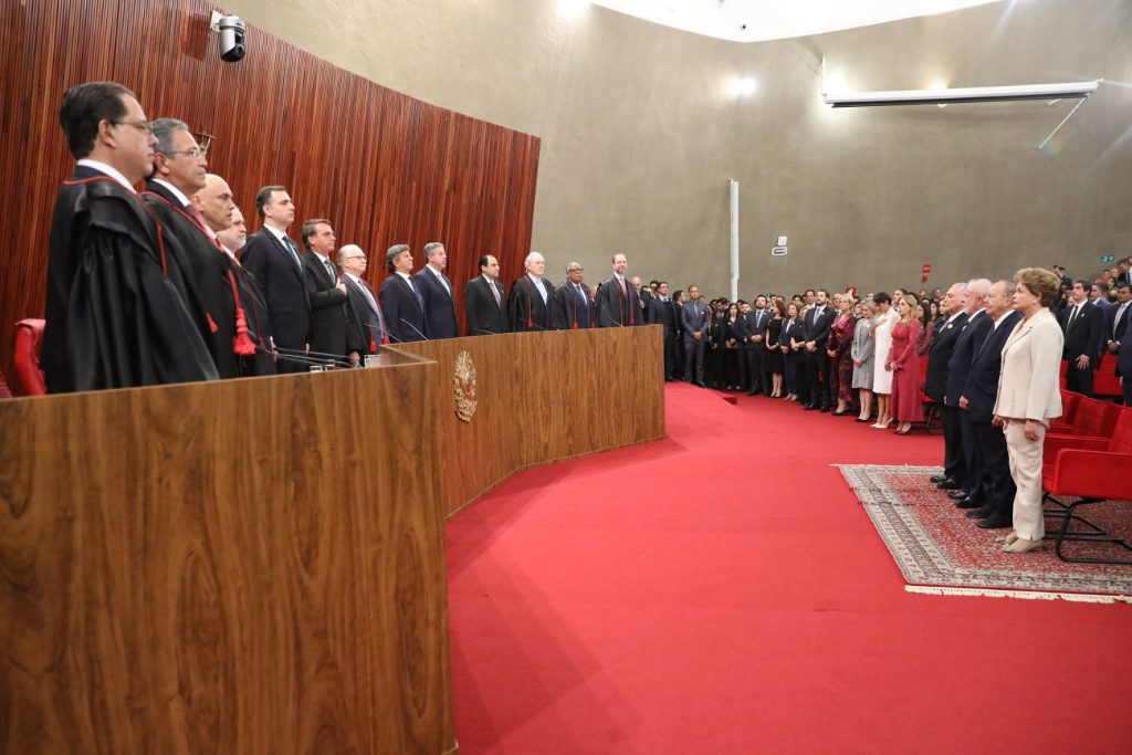 Menos espaço fora das quatro linhas