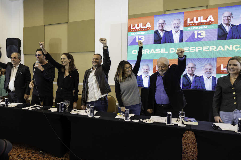 Bolsonaro quer proibir Lula de divulgar “showmício”