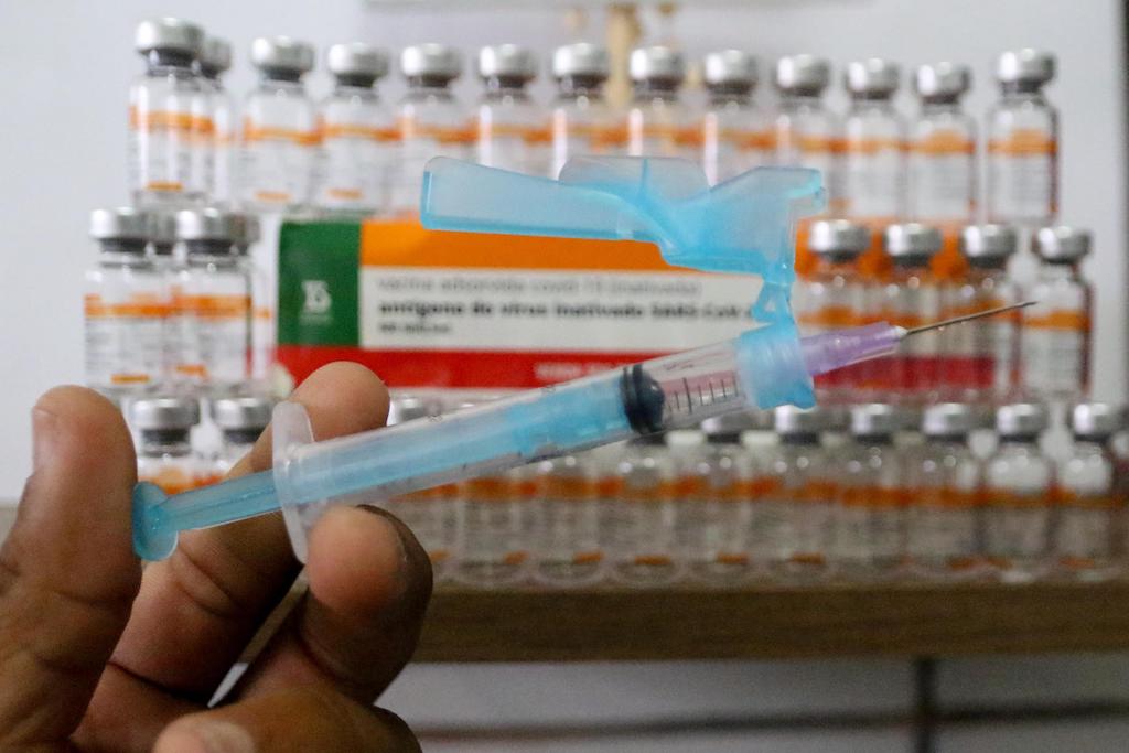 Seiscentos e quarenta e nove municípios aderiram a consórcio para a compra de vacinas