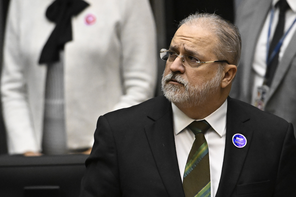 As saídas de Aras
