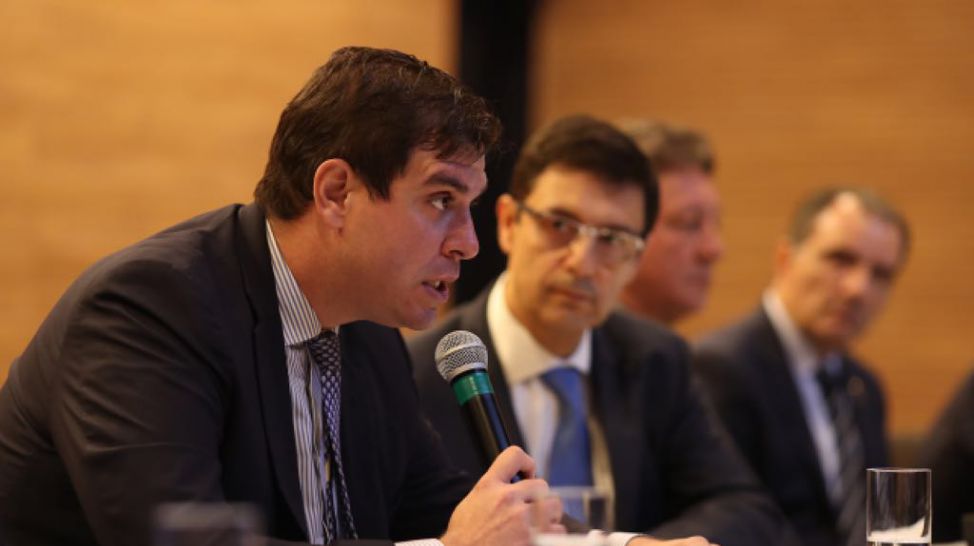 O sobrinho de ministro que resolve os problemas do Vasco em Brasília