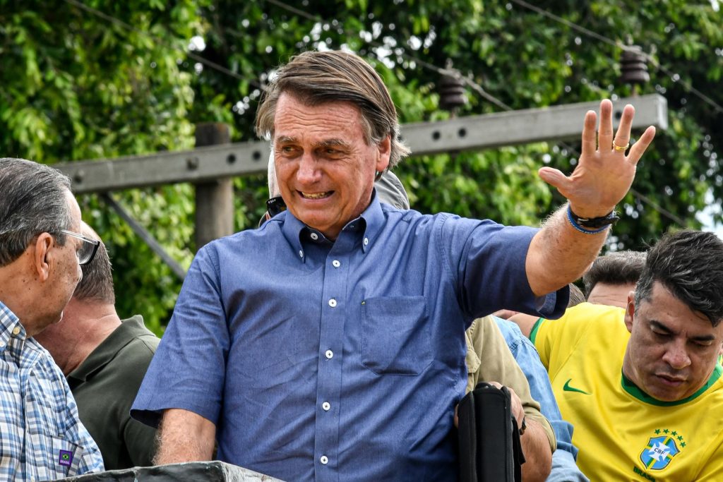 Detalhes contra a democracia
