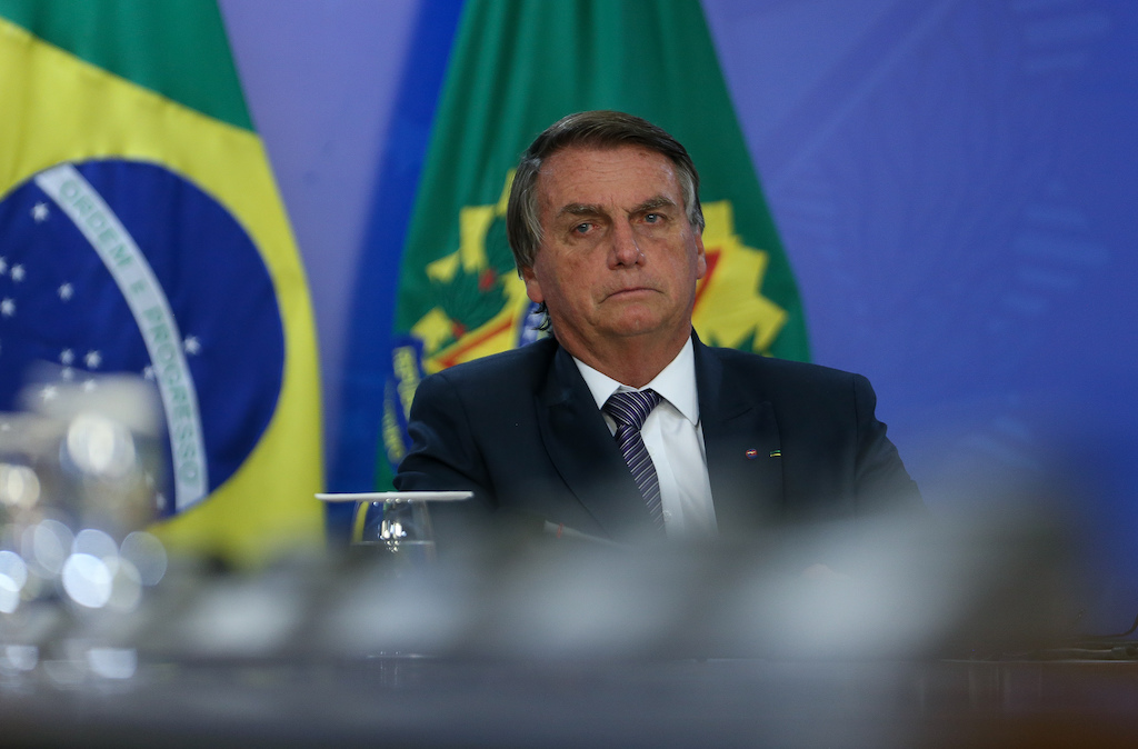 Aceita que dói menos