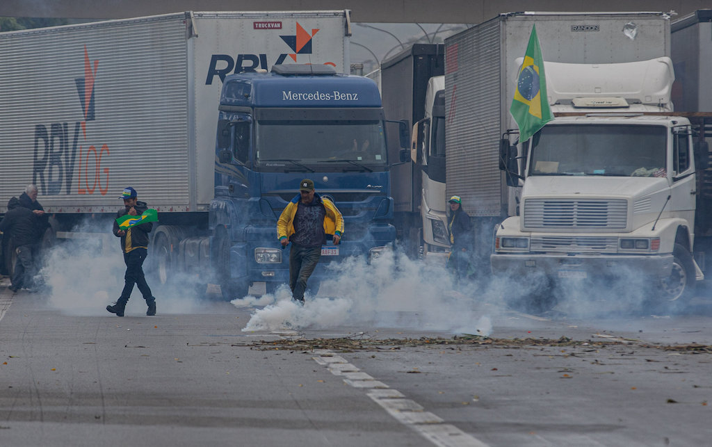 Refém dos caminhoneiros