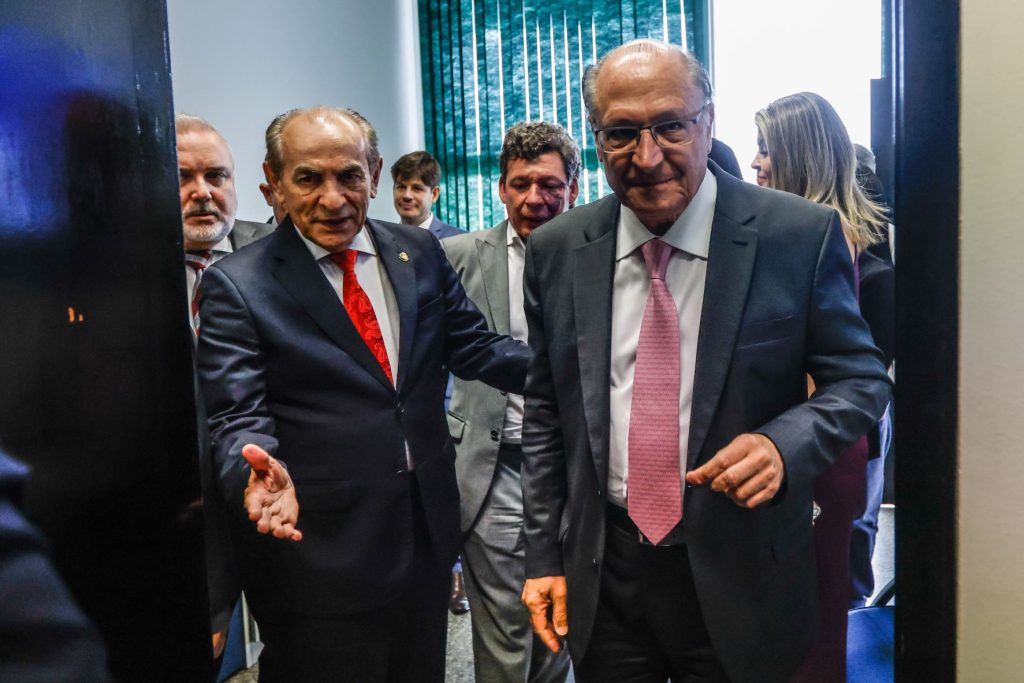 A política atropelou as ameaças