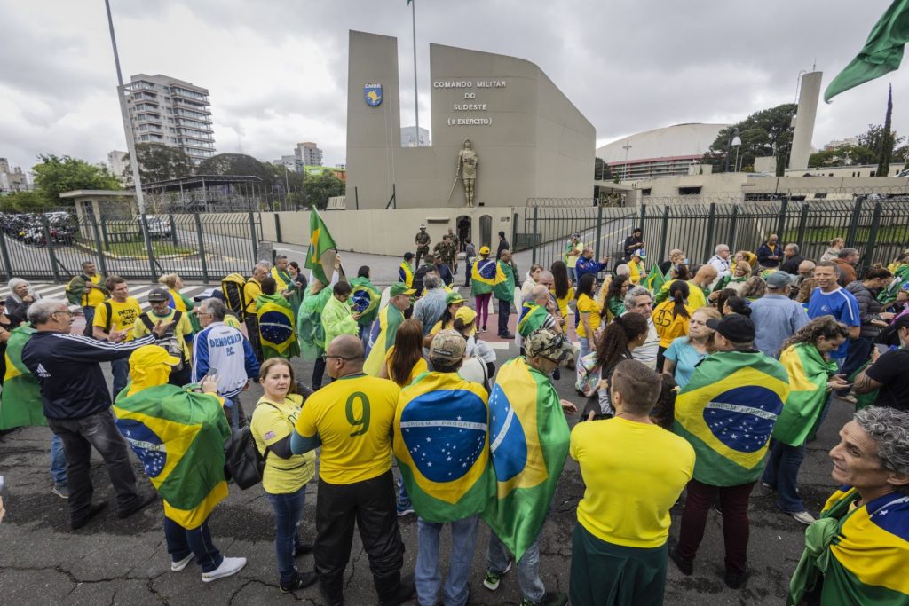 A legalidade dos comandantes