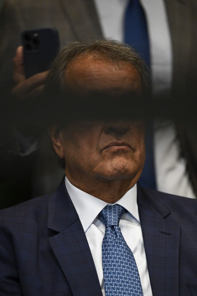 Valdemar paga sua parte