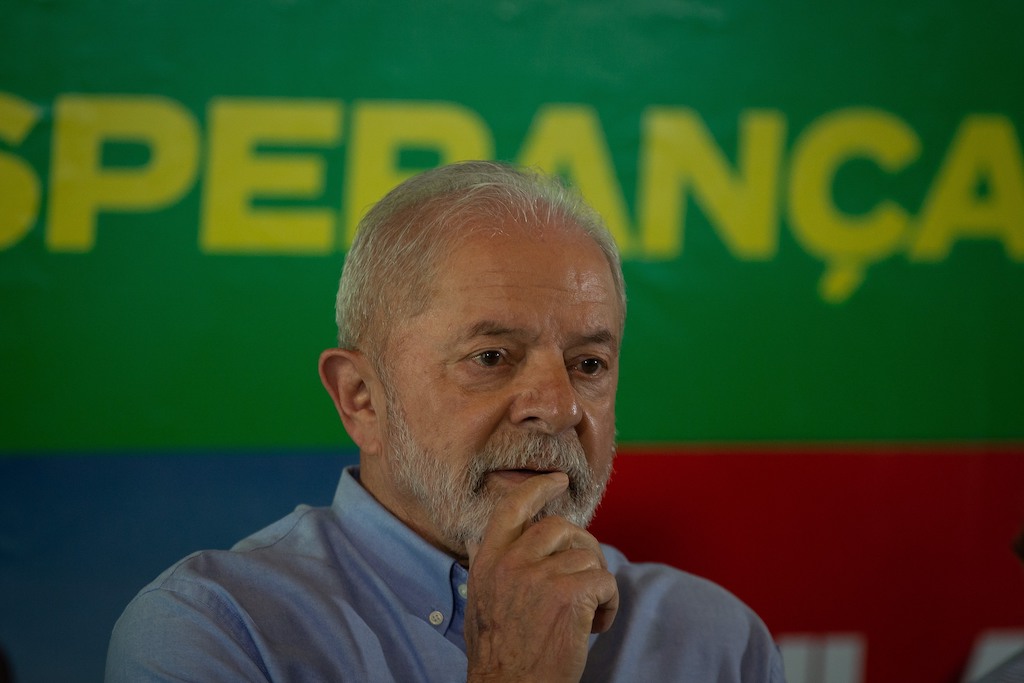 Lula longe de Brasília