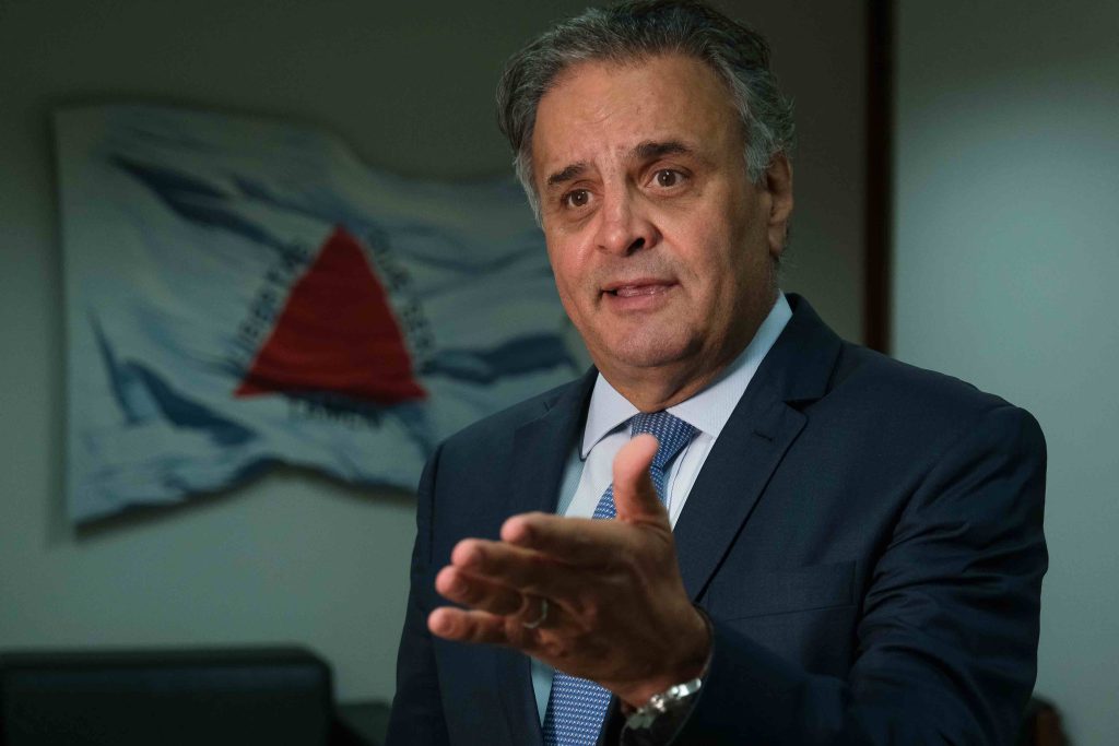 Aécio se livra de mais uma