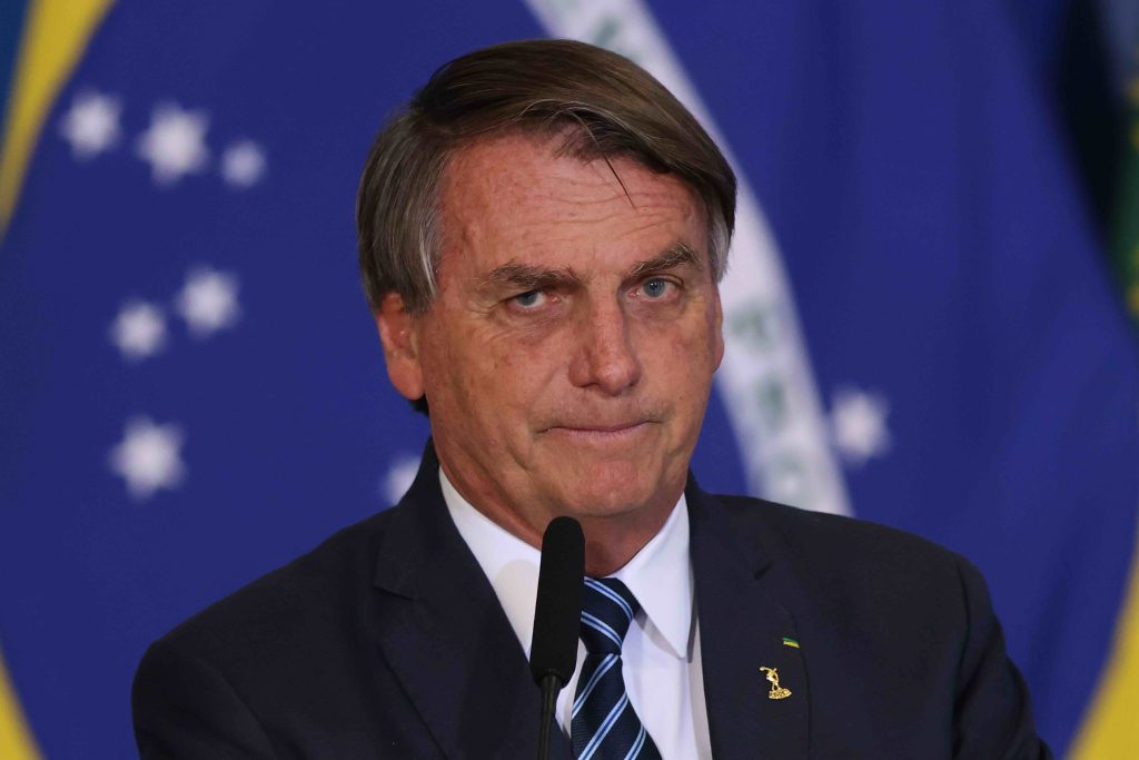 Nas quatro linhas do cercadinho
