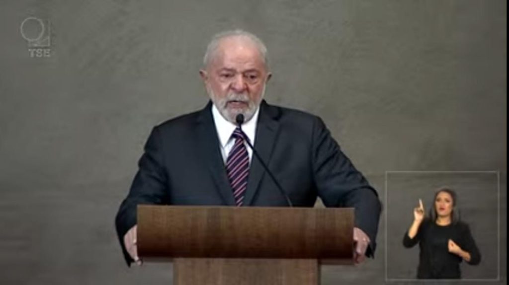 Enfim, diplomados
