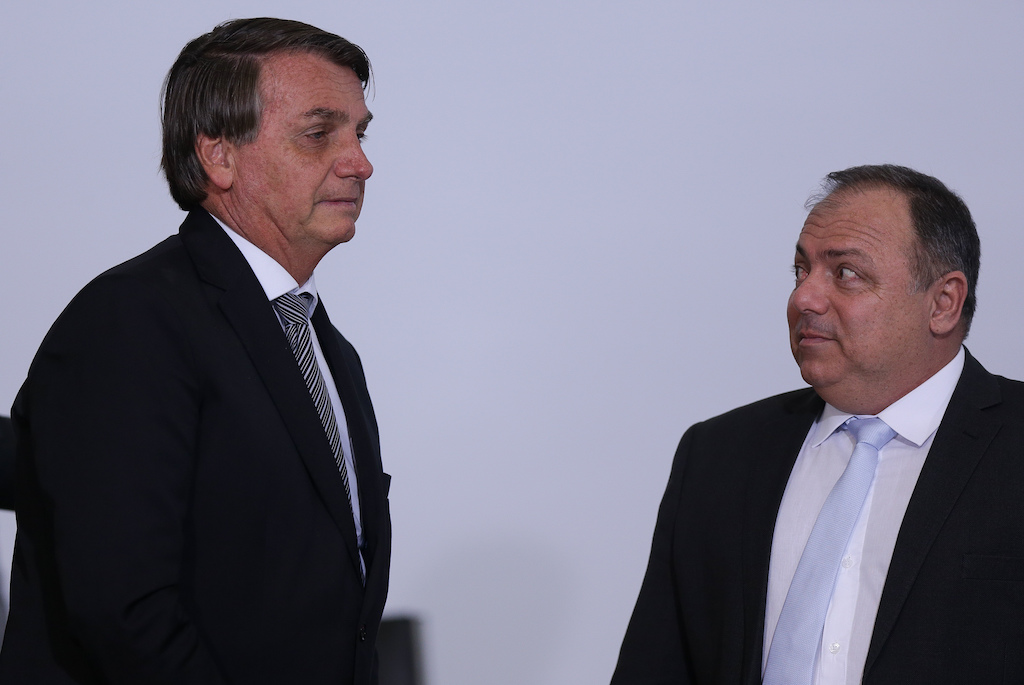 Bolsonaro reitera a aliados que Pazuello sai