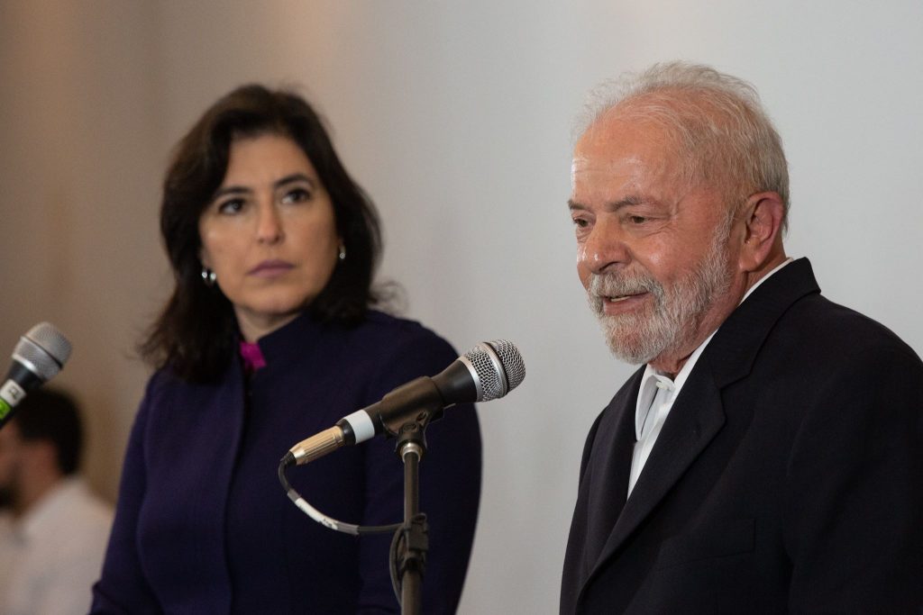 Tem ministério dando sopa