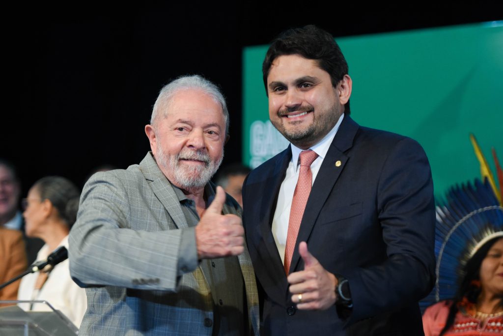 Nem assumiu e já tem reclamação