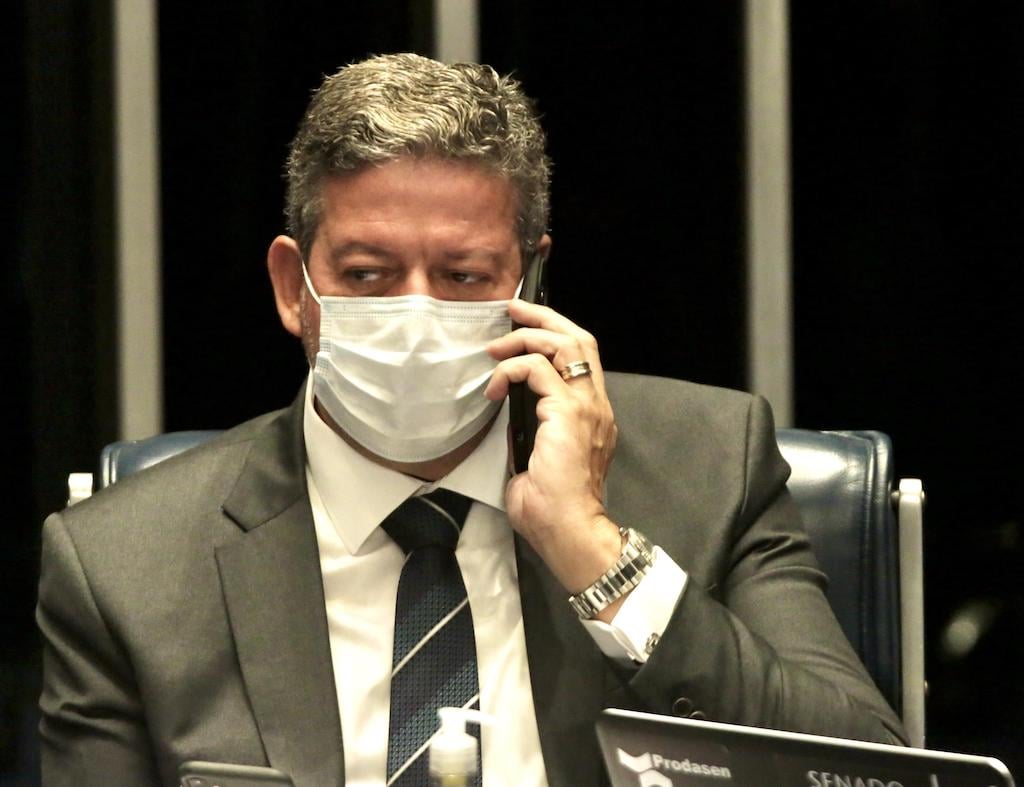 Lira vai escolher a hora certa para cobrar a fatura