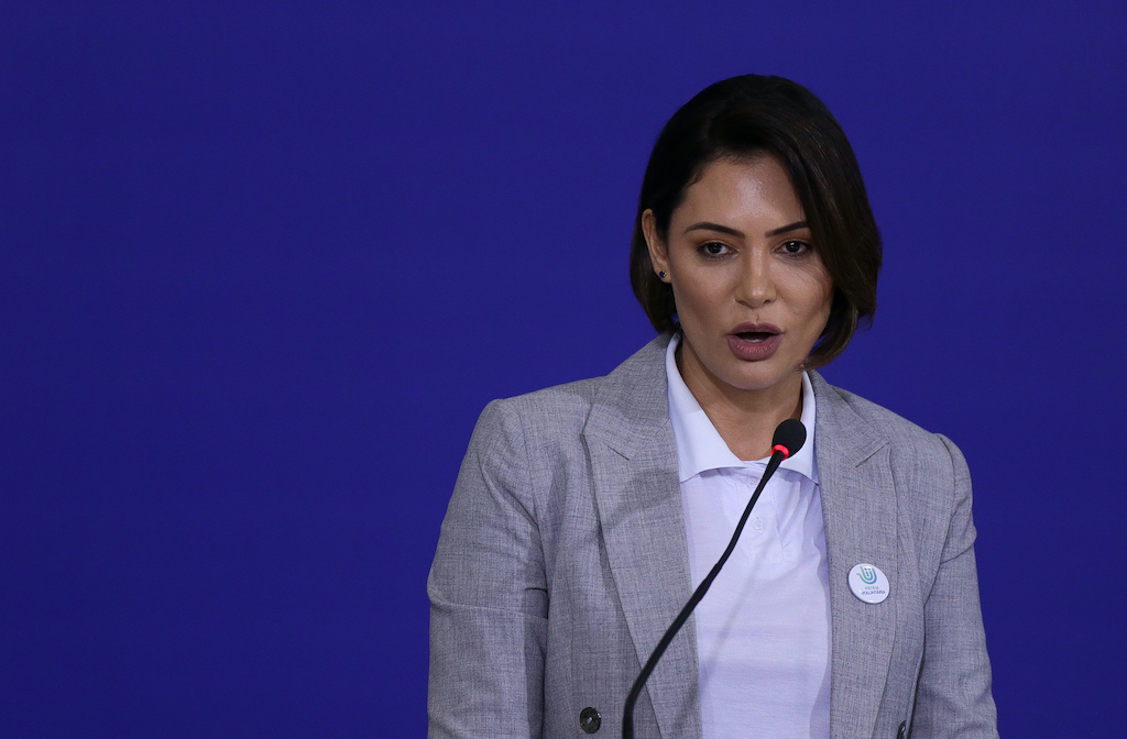A disputa entre Flávio e Michelle Bolsonaro