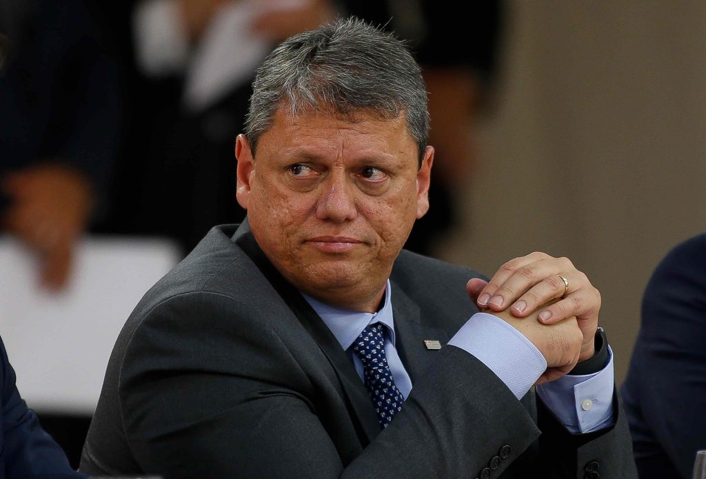 Cautela com Tarcísio
