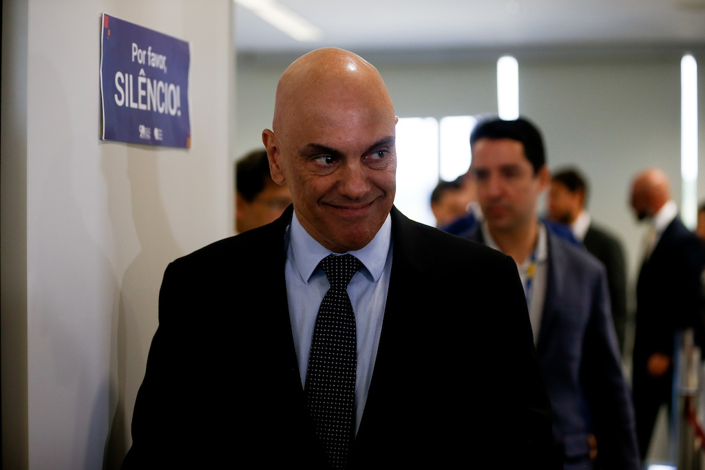 Até a dupla aderiu