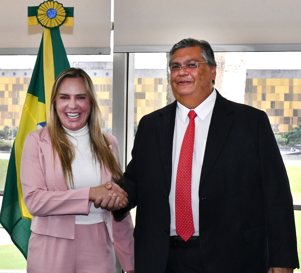 Escolha a quatro mãos