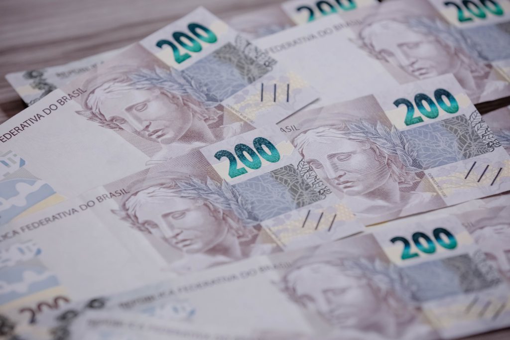 Banco Central aumenta juros para reduzir inflação e desconfiança