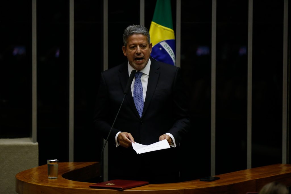 O governo pagará caro
