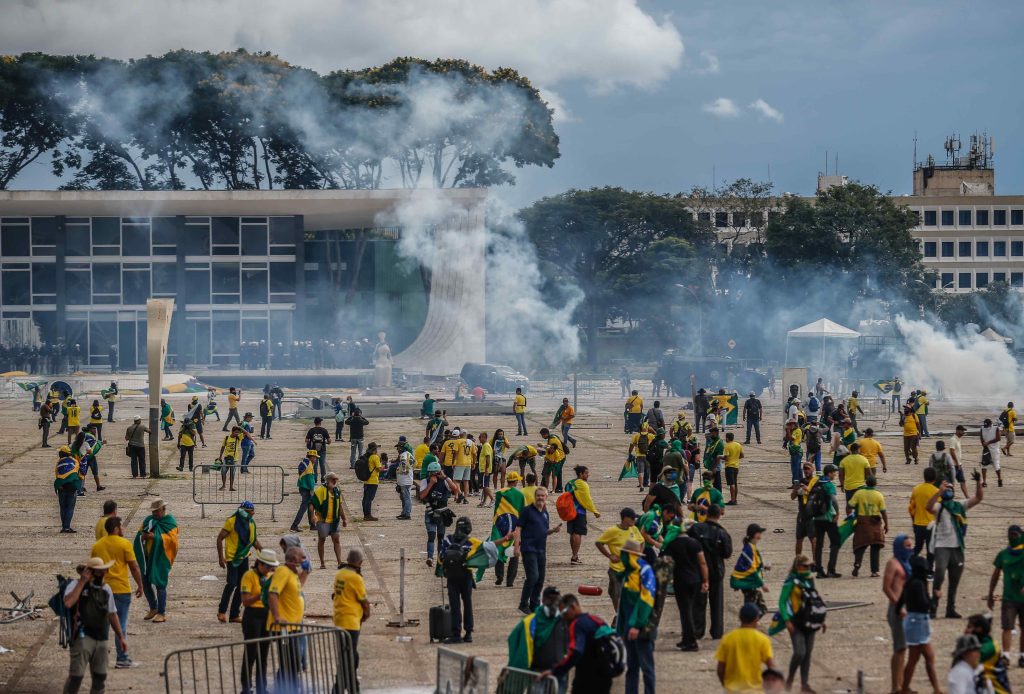 Mais golpistas soltos