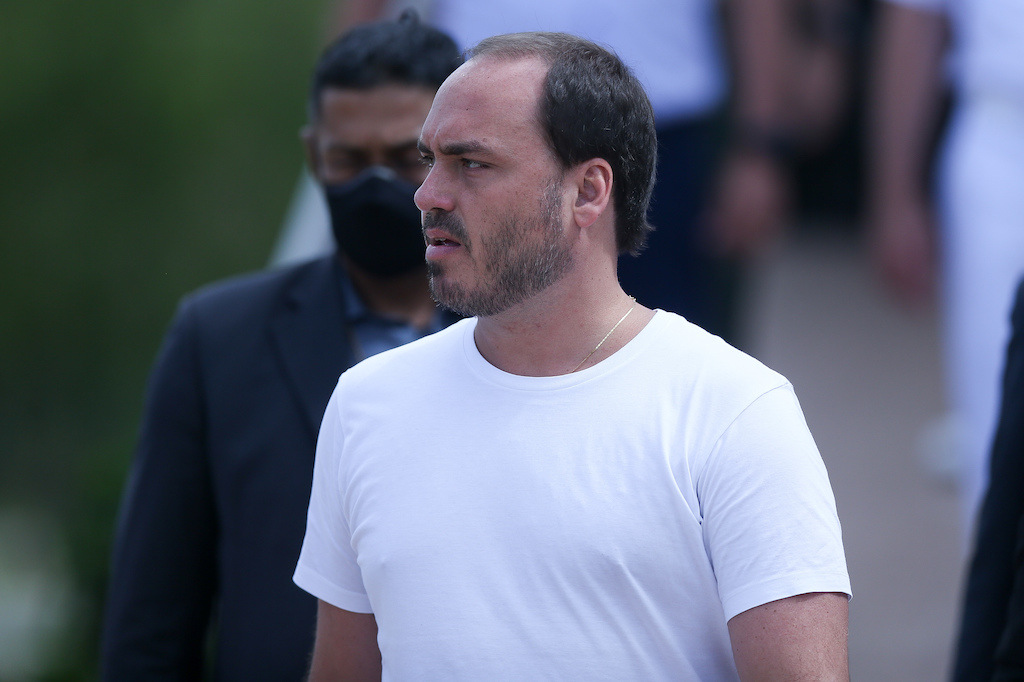O mimimi estratégico de Carlos