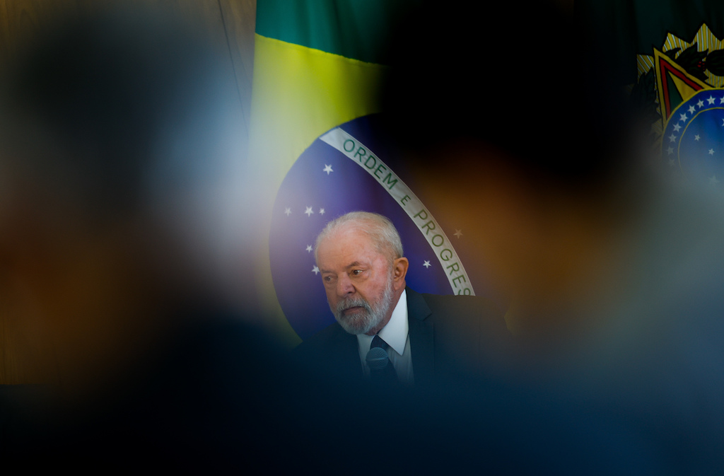 Uma atração por crises