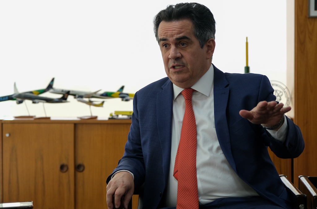 Ciro de novo