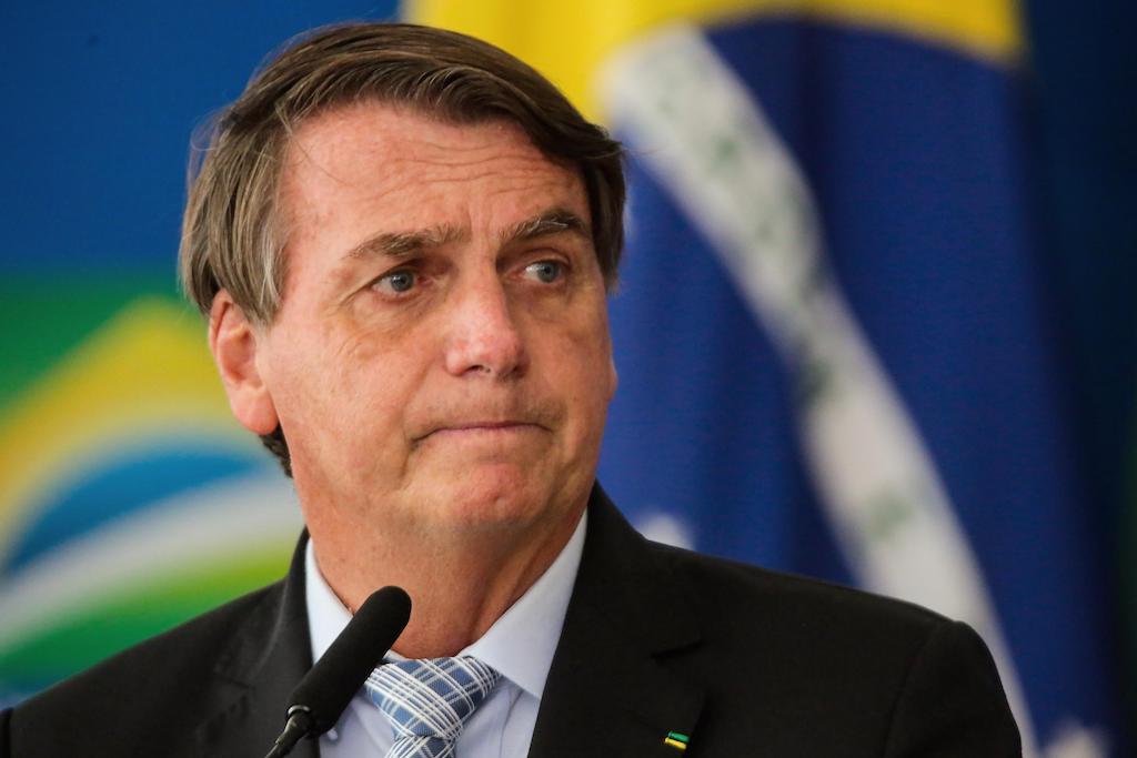 Orçamento pode privilegiar militares e tirar dinheiro da saúde