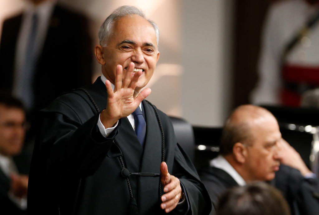 Planos para o aquém-mar