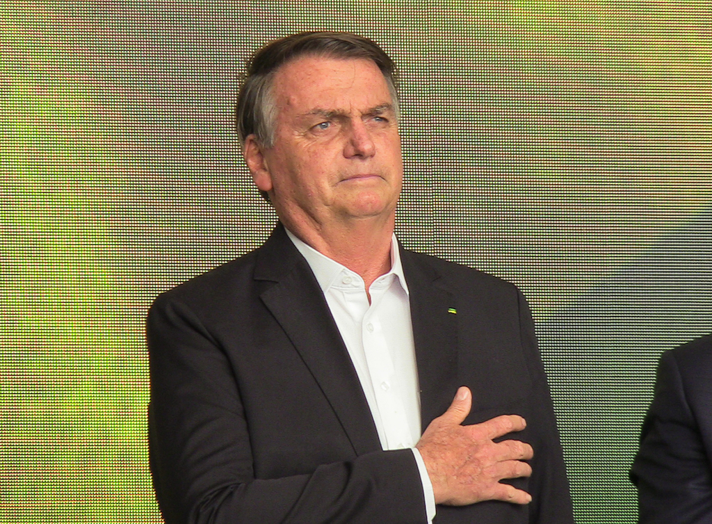 Sem um abraço amigo