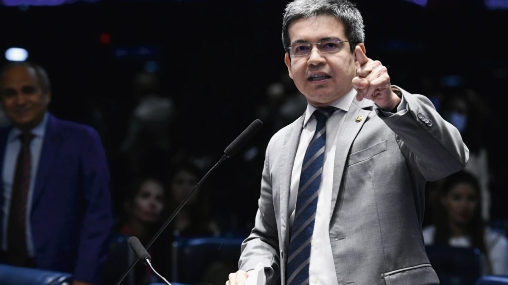 Resistência a Randolfe no PT