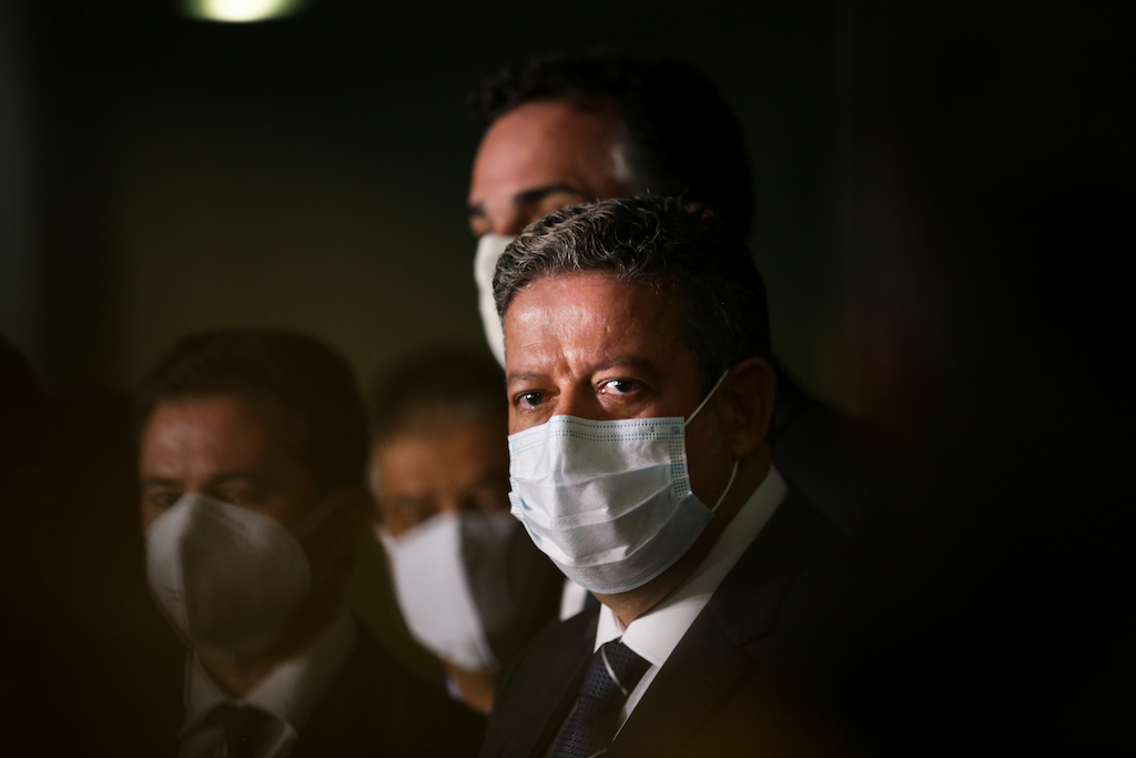 Empresários temem que impeachment piore combate à pandemia