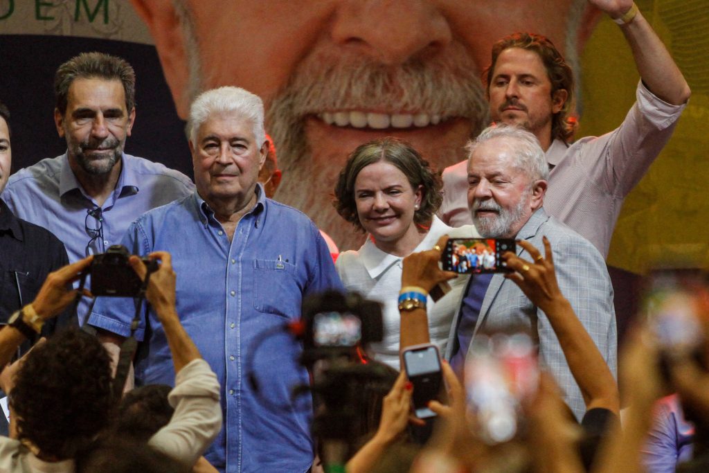 Pela cadeira de Moro