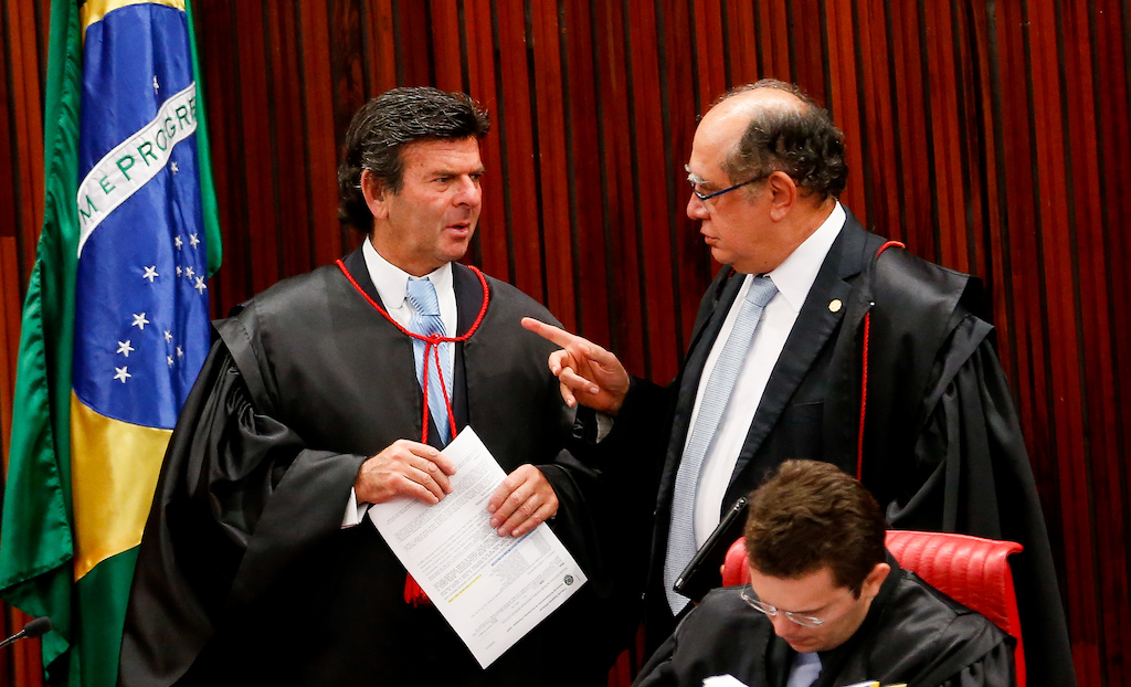 Cada um no seu canto