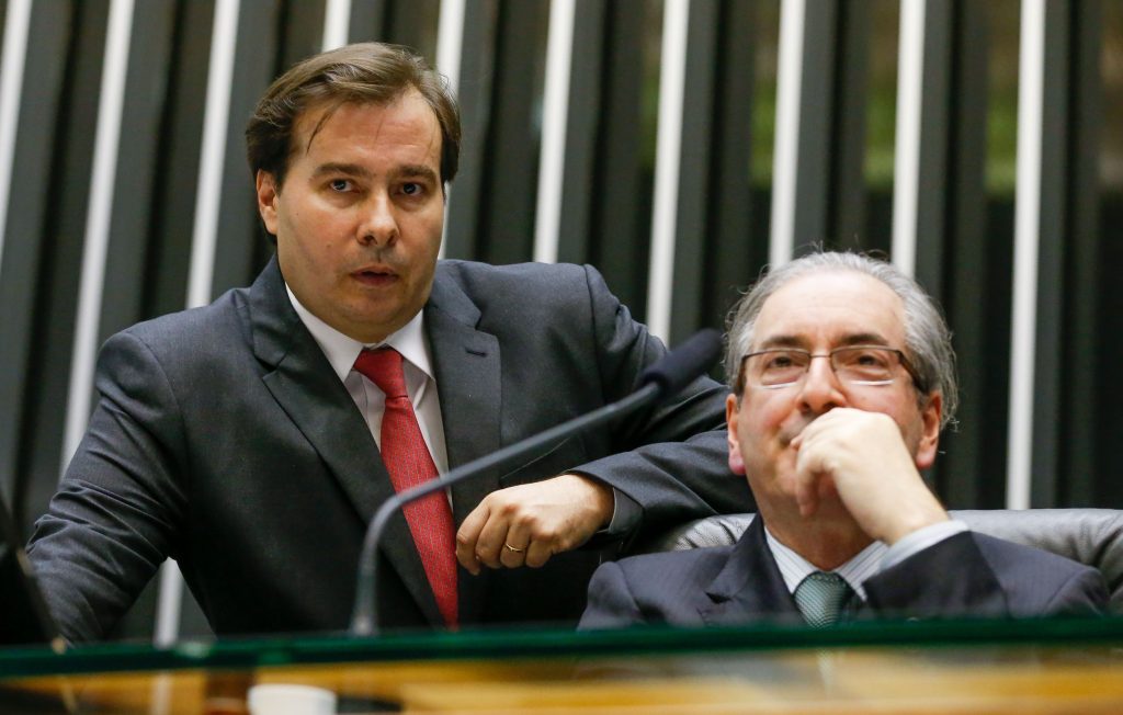 Rodrigo Maia agora ataca banqueiros