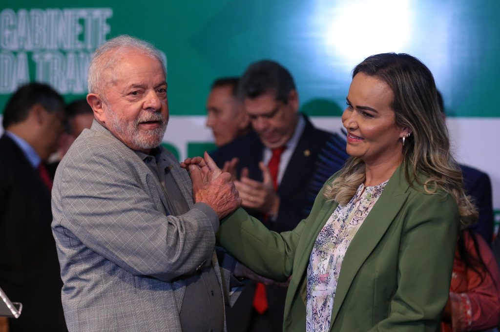 Só sai depois dos votos