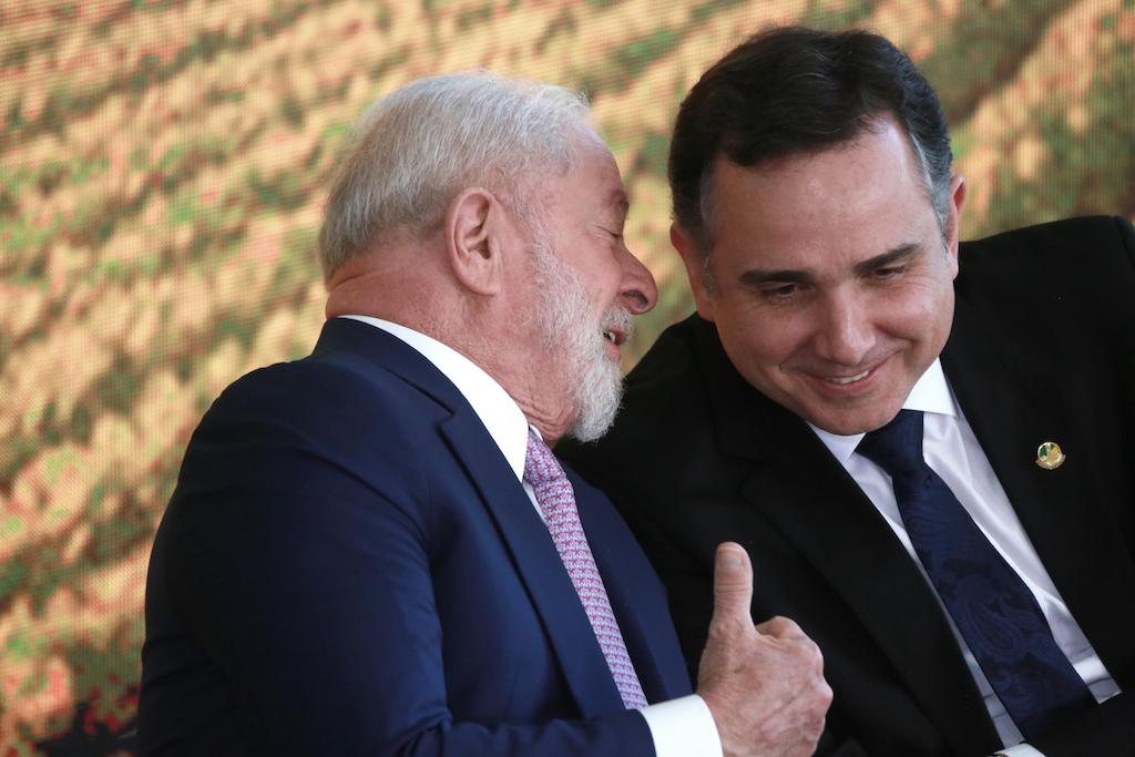 Está sobrando relator