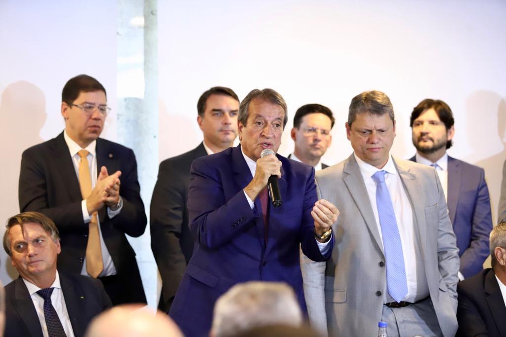 A cizânia como estratégia