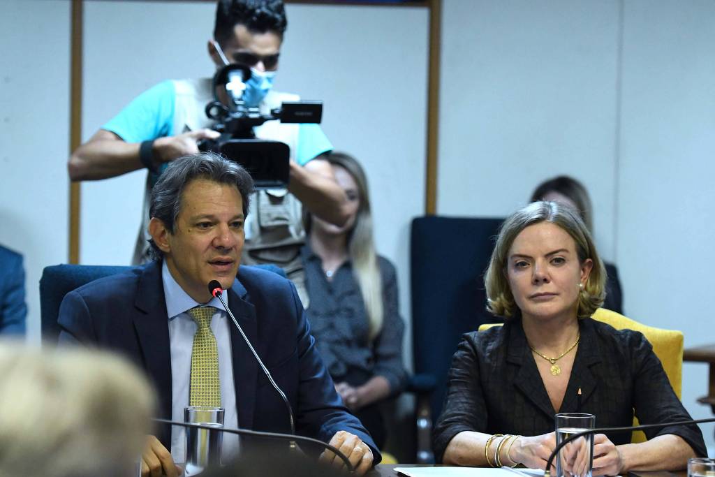 Engolindo muitos sapos