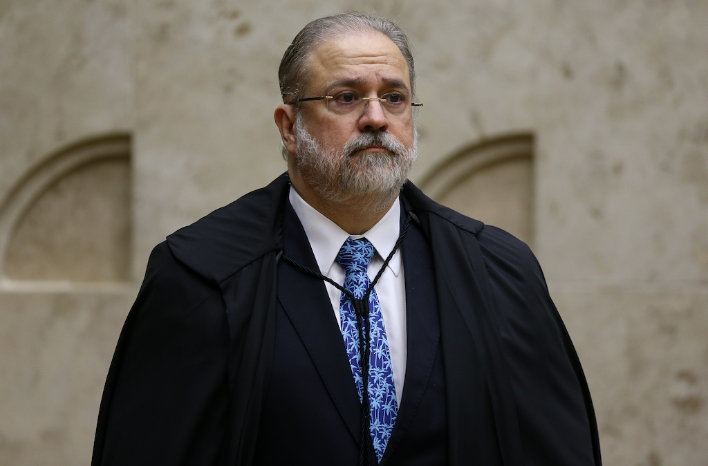 Aras pediu ao STF a liberação dos cultos