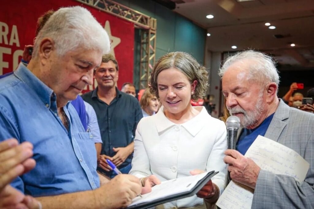 Petistas contra o governo