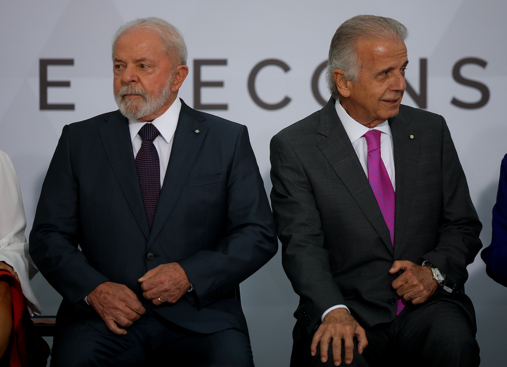 Defesa sob investigação
