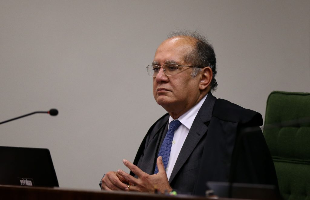 Gilmar Mendes ataca negacionismo da AGU e da PGR